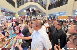 Fraksi Partai Gerindra DPRD Kota Padang bersama Ketua DPW Gerindra Sumbar yang juga anggota DPR RI Andre Rosiade meninjau kawasan Pasar Raya Fase VII (Dok. Ist)