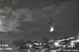 Erupsi Gunung Marapi Kamis malam kolom abu 3000 meter dan status Level II Waspada PVMBG minta warga jauhi radius 3 kilometer. (Dok. PVMBG Gunung Marapi)