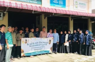 Kader Sekolah Tinggi Ilmu Da'wah (STID) Mohammad Natsir dilepas pengurus Dewan Da'wah Sumbar, pendampingan spiritual dan trauma healing selama 40 hari di wilayah terdampak bencana di Sumbar, Ahad. (humas)