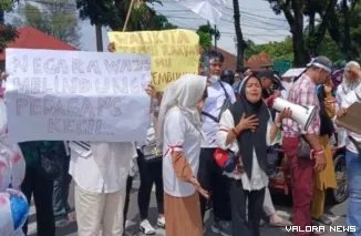Aksi demo PKL Pasar Raya Padang. (Dok. Ist)