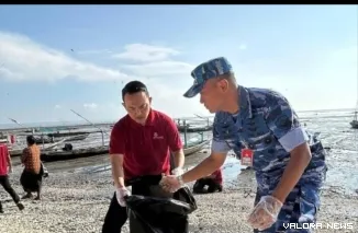 Komandan Wingdik 700/Hanud Kolonel Pnb A. Kholiq Yulianto, S.E., M.M., M.Han.,Memimpin Aksi Bersih Pantai (*)
