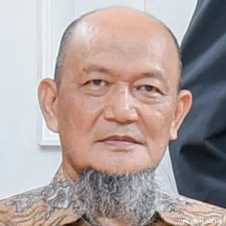 Bayang-Bayang 'Tuan Takur' di Pasar Raya