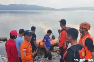 Tim SAR melakukan pencarian seorang anak laki-laki berusia 7 tahun yang dilaporkan tenggelam saat mandi di kawasan Danau Singkarak.