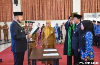 Walikota Padang Fadli Amran Melantik Empat Pejabat Eselon II di Lingkungan Pemko Padang, Senin (2/3/2026)