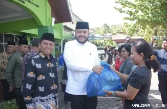 Wali Kota Padang Menyerahkan Bantuan Pada Kegiatan Joyful Ramadan, Kamis (12/3/2026)