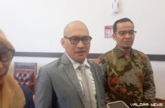 Kuasa hukum Hj Merry Nasrun, Dr Suharizal saat memberikan keterangan kepada awak media.
