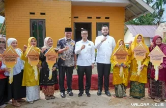 Peresmian hunian tetap Batu Busuak Padang.