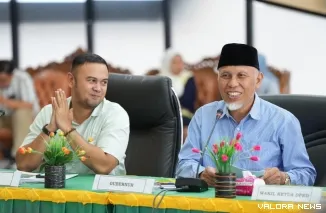 Rapat koordinasi bersama Pemerintah Kabupaten Sijunjung di Balerung Lansek Manih Kantor Bupati Sijunjung pada Minggu dengan fokus utama pengembangan Geopark Ranah Minang Silokek menuju UNESCO Global Geopark.