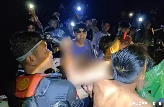 Jasad korban ditemukan tidak jauh dari lokasi awal dilaporkan hilang di embung irigasi tersebut. (Dok. Basarnas Padang)