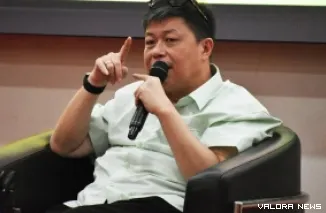 Ketua PDI Perjuangan Sumatera Barat, Alex Indra Lukman saat bersilaturahmi bersama Penyuluh Pertanian se-Sumatera Barat, di UNP Hotel & Convention, Sabtu sore (7/3/2026). (humas)