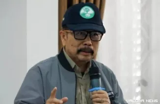 Guru Besar Universitas Gunadarma sekaligus Ketua Forum Daerah Aliran Sungai (DAS) Sumatera Barat, Prof. Isril Berd.