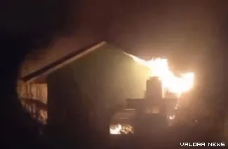 Sebuah tempat pengolahan sampah hangus terbakar di Jorong Tanjung Ateh, Nagari Taram, Kecamatan Harau, Kabupaten Limapuluh Kota, Senin malam kemaren