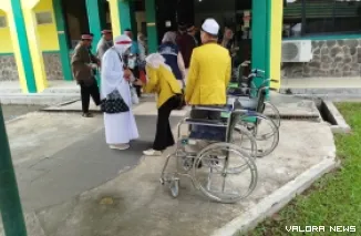 Kursi roda yang disiapkan oleh Embarkasi Padang untuk jemaah lansia dan berkebutuhan khusus