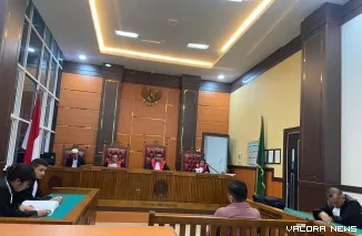 Suasana di ruangan sidang PN Kelas IA Padang.