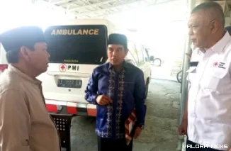 Ketua PMI Bukittinggi, Chairunnas bersama Kepala UDD Syahrial Leman PMI Bukittinggi, dr Herijon di Bukittinggi, Sabtu. (hamriadi)
