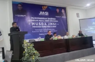 Ketua JMSI Sumbar terpilih, Aguswanto memberikan sambutan dihadapan peserta Musda yang digelar di Padang, Sabtu. (hamriadi)