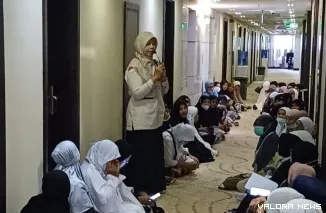 Petugas Kloter 14 Embarkasi Padang menggelar bimbingan khusus bagi jemaah perempuan di Makkah. (Dok. Humas Kemenhaj Sumbar)