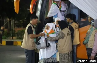 Jemaah haji asal Pasaman tiba di Embarkasi Padang. (Dok. Humas Kemenhaj Sumbar)