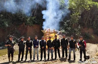 Barang bukti alat penambangan berupa asbuk dan pondok di lokasi penambangan di bakar petugas Satreskrim polres Solok Selatan