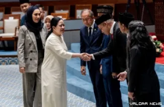 Ketua DPR RI, Puan Maharani memimpin Rapat Paripurna DPR RI yang ke-22 Masa Persidangan V Tahun Sidang 2025-2026, Selasa. Di paripurna itu, juga disahkan komisioner Komisi Informasi 2026-2031. (humas)