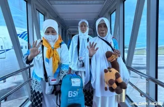 Pemulangan Jemaah Haji Debarkasi Padang, Kloter 13 Tiba di Bandara Internasional Minangkabau