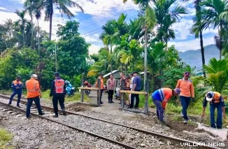 Kereta Api Indonesia (Persero) Divisi Regional II Sumatera Barat menuntaskan program nasional penutupan 35 perlintasan liar di wilayah operasionalnya sebagai upaya memperkuat keselamatan perjalanan kereta api dan pengguna jalan.