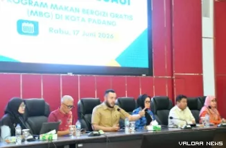Wali Kota Padang Fadly Amran Memimpin Rapat Evaluasi Pelaksanaan Program MBG, Rabu (17/6/2026)