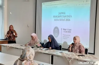 Kepala Dinas Kesehatan Kota Padang dr Srikurnia Yati Saat Memimpin Rapat Persiapan Penilaian Kota Sehat, Jumat (12/6/2026)