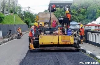 Pekerjaan preservasi pada ruas Padang-Solok-Sawahlunto. (humas)