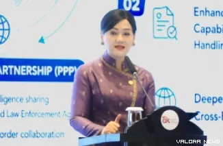 Ketua Dewan Komisioner OJK, Friderica Widyasari Dewi jadi narasumber seminar "Strengthening Defenses Against Scams: Addressing AML Vulnerabilities and Compliance in Digital Finance and Virtual Assets" yang digelar OJK di Jakarta, Senin. (humas)