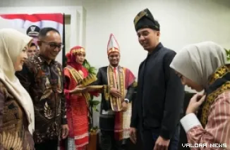 Wali Kota Sawahlunto, Riyanda Putra dialog dengan peserta Rakernas XVIII Asosiasi Pemerintah Kota Seluruh Indonesia (APEKSI) 2026 di Kota Medan, Sumatera Utara. (humas)