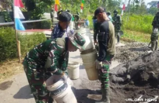 Pengerjaan jalan beton di Kecamatan Tengaran, Kabupaten Semarang, Selasa (28/7/2026)
