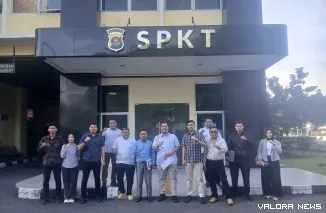 Puluhan advokat dari Peradi SAI datangi Mapolda Sumbar