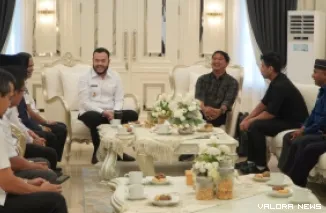 Wali Kota Padang Fadly Amran Menerima Audiensi Tim Peneliti SETARA Institute di Ruang VIP Rumah Dinas Wali Kota Padang, Rabu (22/7/2026)