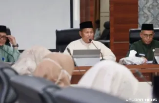 Sekda Batam, Firmansyah memimpin Rapat Koordinasi Ajakan Kampanye Antikorupsi Serentak dalam Program Pariwara Antikorupsi Tahun 2026, di lingkungan Pemko Batam, Jumat. (humas)