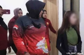 Satpol PP Padang melakukan razia terhadap penginapan di Padang