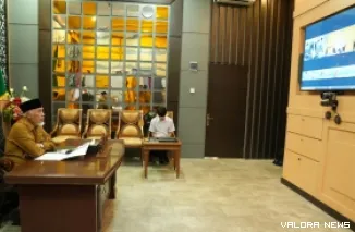 Gubernur Sumbar, Mahyeldi ikuti Pembukaan Masa Pengenalan Lingkungan Sekolah (MPLS) Program PJJ Jenjang Pendidikan Menengah Tahun 2026, yang digelar Kemendikdasmen secara virtual, Senin. (humas)