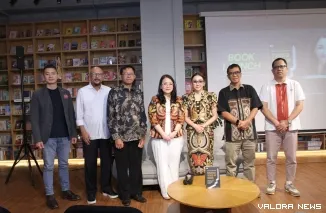 Dr. Dini Fronitasari, peneliti senior kecerdasan artifisial (AI) sekaligus teknopreneur Indonesia, resmi meluncurkan buku terbarunya bertajuk Strategi Scale-Up Bisnis Jumat 21/8 di Gramedia