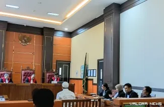 Suasana sidang di PN Padang