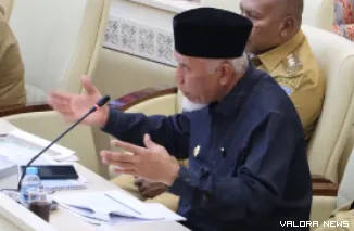 Gubernur Sumatera Barat, Mahyeldi paparkan aspirasi tentang pengelolaan BMD pada Raker dan RDP Komisi II DPR RI bersama Menteri Dalam Negeri, Kementerian ATR/BPN, Badan Bank Tanah, serta para kepala daerah se-Indonesia, di Jakarta, Selasa (15/9/2026). (hu