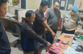 Satresnarkoba Polres Dharmasraya tangkap terduga penjual dan pembeli sabu
