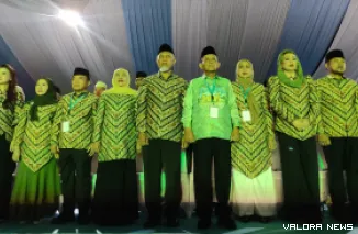 Gubernur Sumbar, Mahyeldi bersama Menko PMK, Pratikno, Menteri Agama RI Nasaruddin Umar, Gubernur Jawa Tengah, Ahmad Luthfi dan kepala daerah lainnya, pada pembukaan MTQ XXXI Nasional di Semarang, Jawa Tengah, Sabtu malam. (humas)