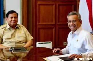 Presiden Prabowo Subianto menerima Menteri Keuangan Suahasil Nazara di Istana Merdeka, Jakarta, pada Selasa, 22 September 2026. (Dok.BPMI Setpres)