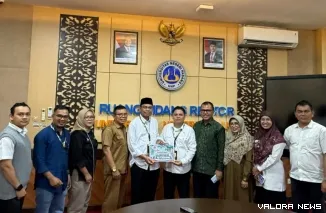 DPP ILUNI Fakultas Teknik Universitas Negeri Padang (FT UNP) menyalurkan donasi Rp11,4 juta melalui Charity UNP untuk membantu masyarakat terdampak bencana di Kabupaten Solok, Sumatera Barat, Selasa.