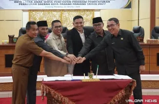 DPRD Kota Padang Panjang menyetujui Ranperda APBD Tahun Anggaran 2027 dan Ranperda Penyelenggaraan Kota Layak Anak menjadi Peraturan Daerah (Perda), di tengah dorongan peningkatan pendapatan daerah dan efektivitas belanja publik.