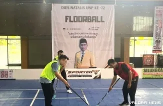 Sebanyak delapan tim bersaing dalam kompetisi floorball yang digelar Universitas Negeri Padang (UNP) untuk memeriahkan Dies Natalis ke-72 kampus tersebut pada 13--15 Oktober 2026 di Gedung Olahraga (GOR) Fakultas Ilmu Keolahragaan (FIK) UNP.