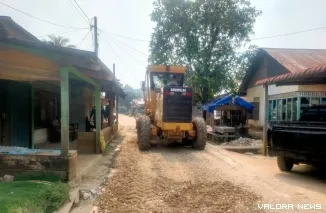 Pemerintah Kabupaten Dharmasraya mengalokasikan anggaran lebih dari Rp14,7 miliar untuk mendorong pembangunan infrastruktur di Kecamatan Asam Jujuhan sepanjang 2026 hingga 2027.