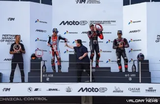 Menteri Pemuda dan Olahraga (Menpora) Erick Thohir menjadi sorotan siaran Sky Sport MotoGP saat menyerahkan trofi kepada Marco Bezzecchi yang menjuarai Pertamina Grand Prix of Indonesia 2026 di Sirkuit Mandalika, Lombok, Nusa Tenggara Barat (NTB), Minggu