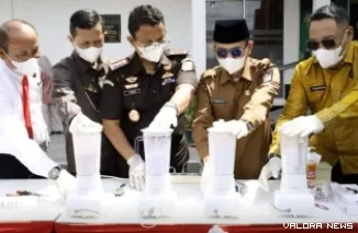 Kejaksaan Negeri Bukittinggi memusnahkan barang bukti narkotika berupa 8,4 kilogram ganja, 97,85 gram sabu, dan 0,44 gram ekstasi dari 38 perkara yang telah berkekuatan hukum tetap atau inkracht, Selasa.