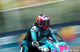 Maximo Quiles memastikan diri sebagai juara dunia Moto3 2026 setelah memenangi balapan Grand Prix Indonesia di Sirkuit Mandalika, Minggu.